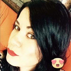 Meet your Posher, Danellis